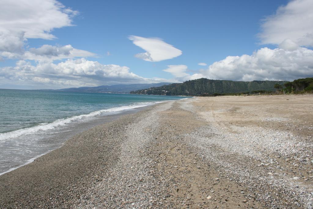 Baia Dei Canonici Aparthotel Villaggio Le Rocelle Eksteriør bilde