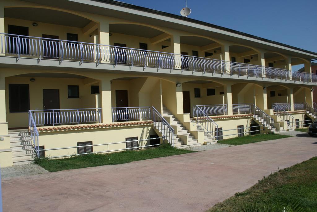 Baia Dei Canonici Aparthotel Villaggio Le Rocelle Rom bilde